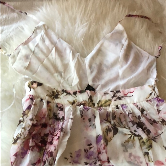 LAST 1! UNIQUE WHITE FLORAL MAXI - Picture 5 of 8